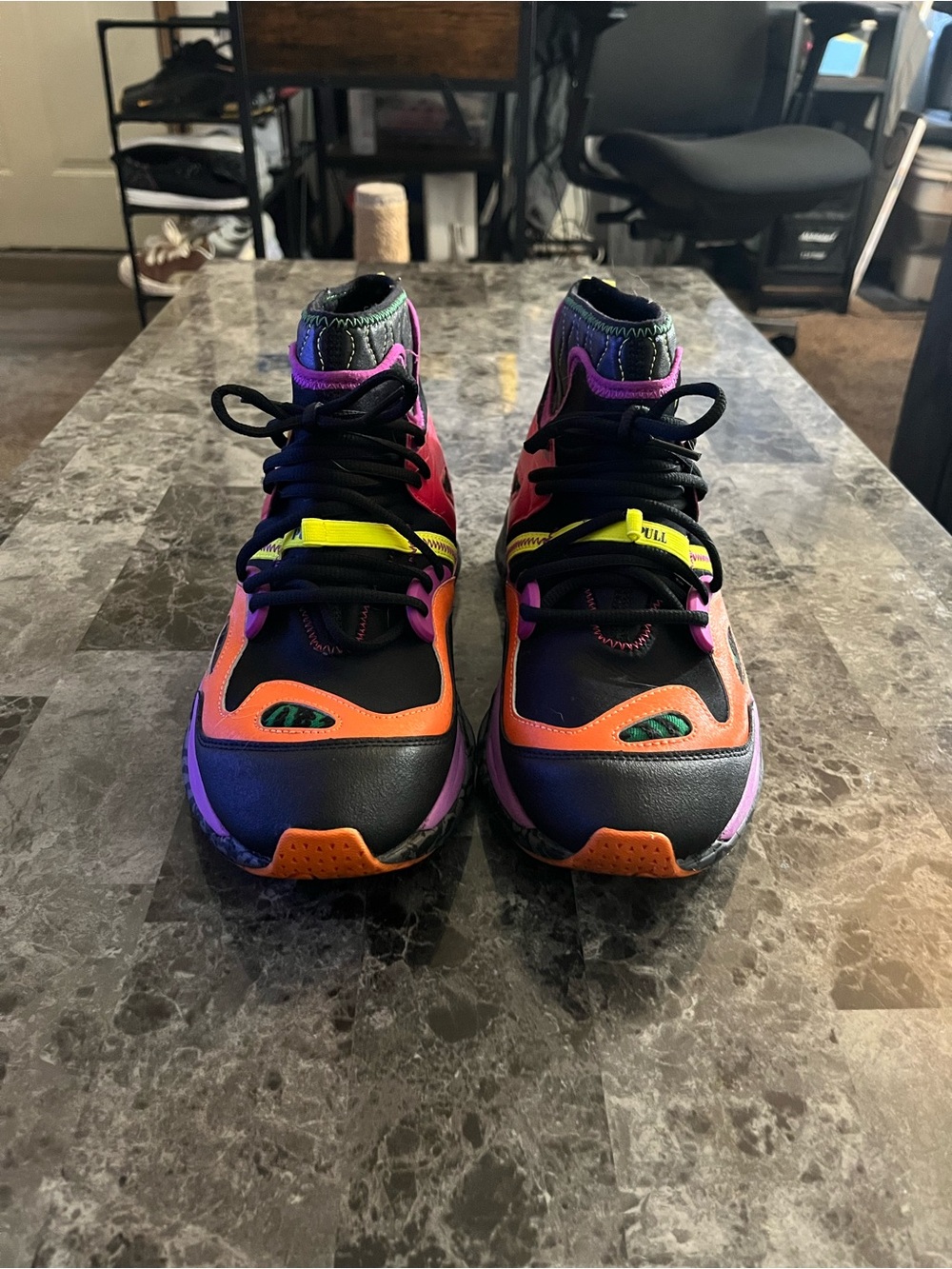 Men’s pumas